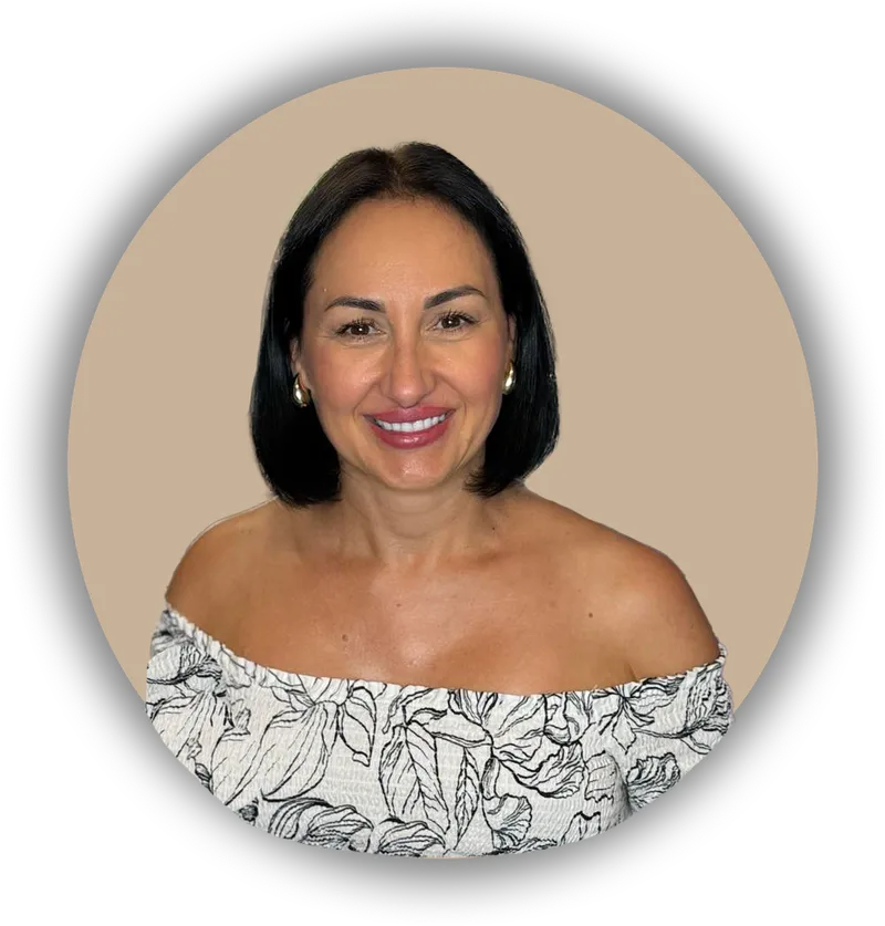 Monika - Osnivač i Vodeći Stručnjak za Lepotu M-Beauty